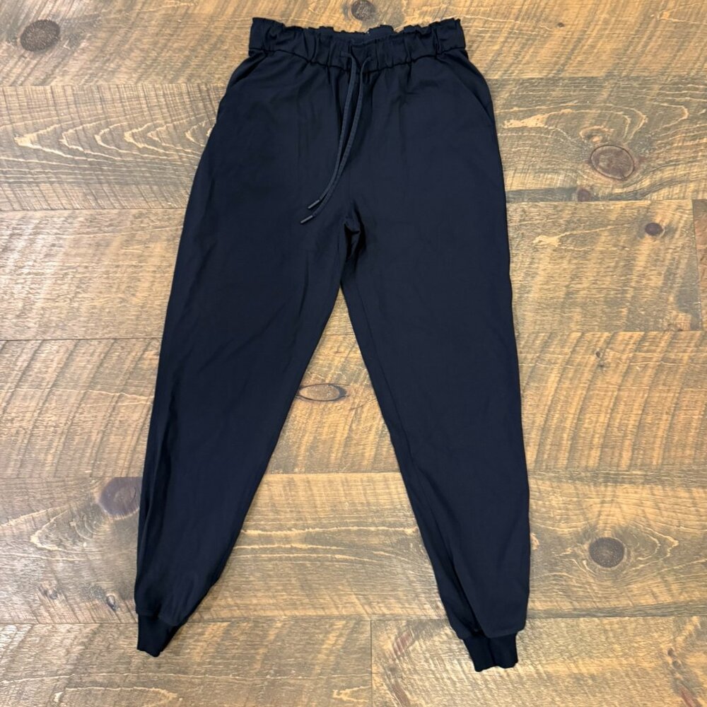 lululemon black mid-rise 7/8 length joggers